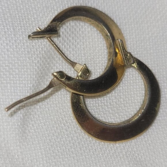 Other Jewelry - Gold tone hoop earrings with a touch of vintage charm jewellery